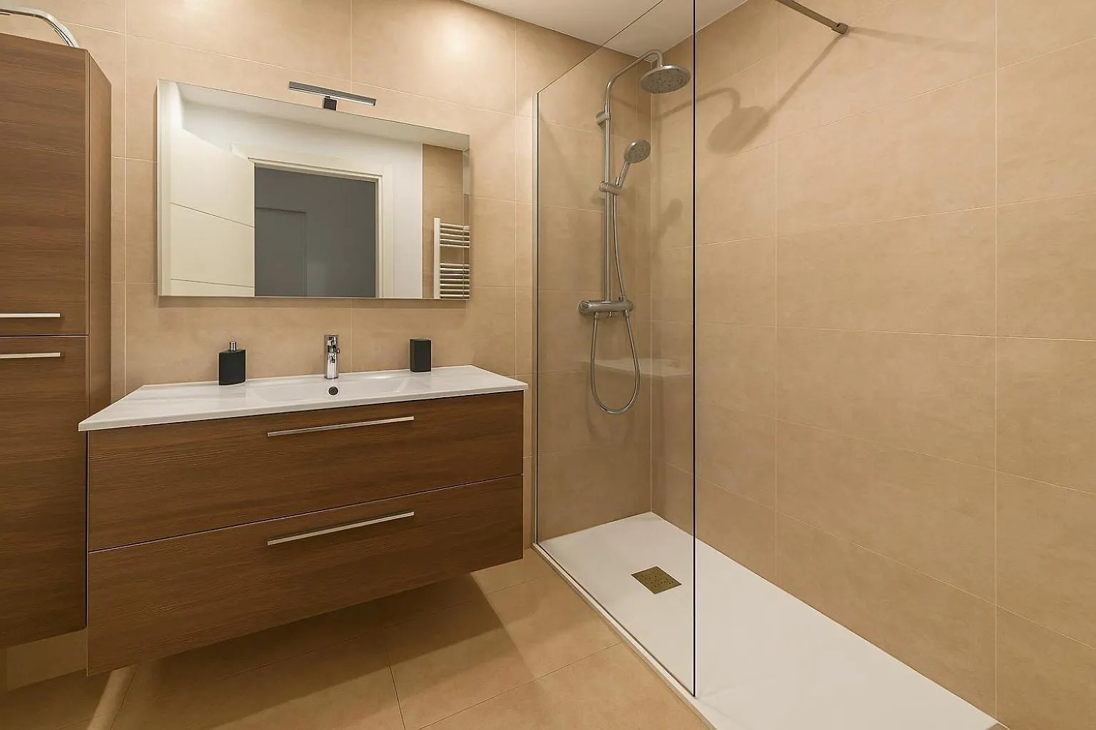 Spacious Apartment In The City Center Bilbao